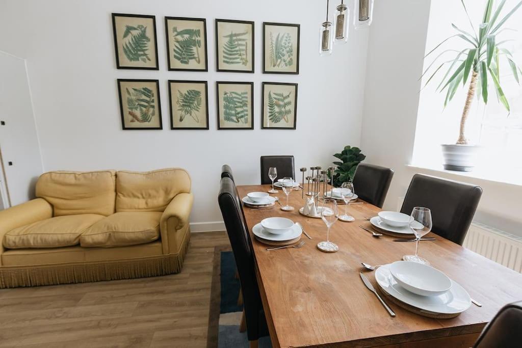 Bobbin Row - Grade 2 Listed Property With A Beautiful Design With Access To Leeds Leeds  Zewnętrze zdjęcie