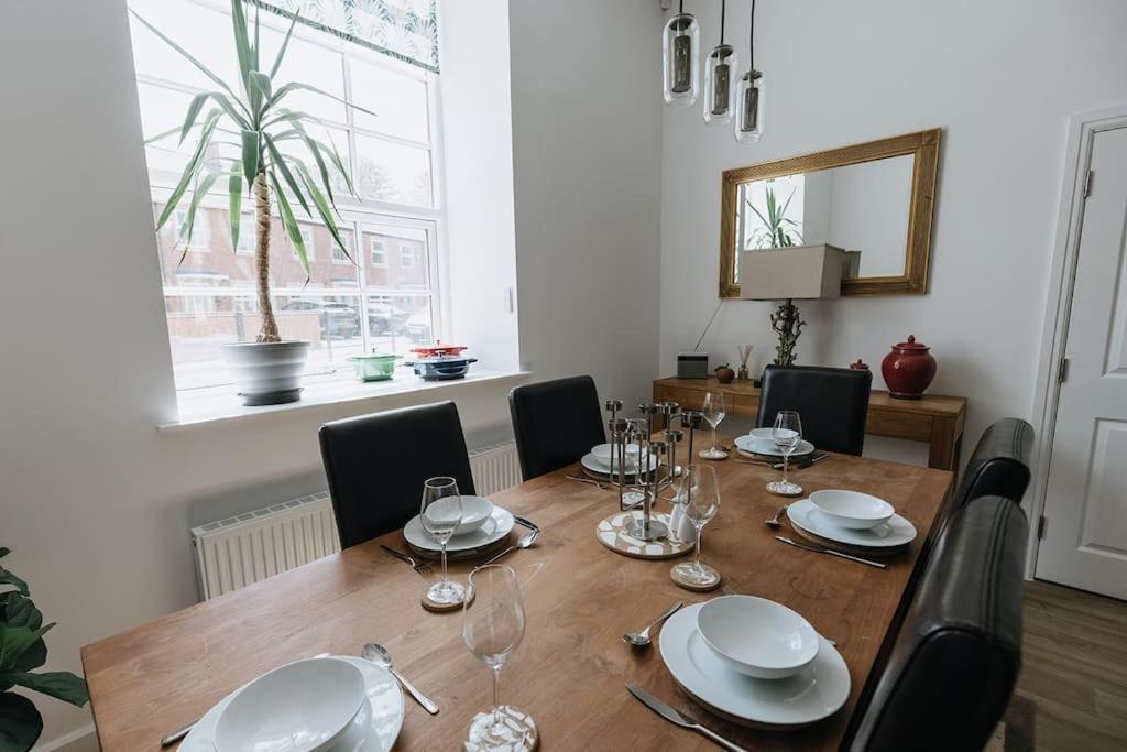 Bobbin Row - Grade 2 Listed Property With A Beautiful Design With Access To Leeds Leeds  Zewnętrze zdjęcie