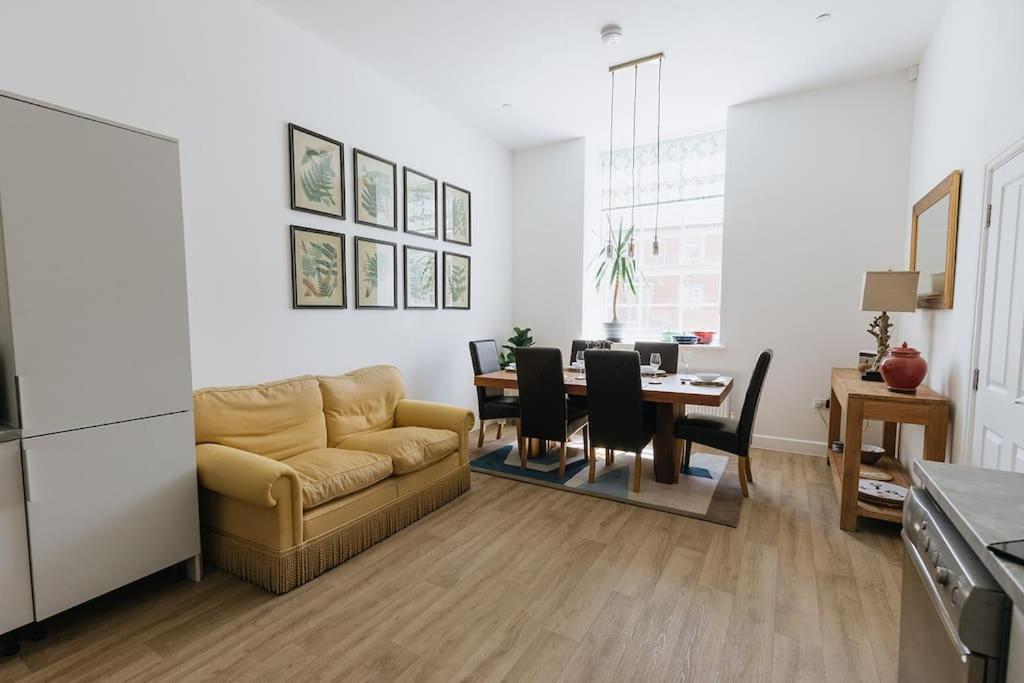 Bobbin Row - Grade 2 Listed Property With A Beautiful Design With Access To Leeds Leeds  Zewnętrze zdjęcie